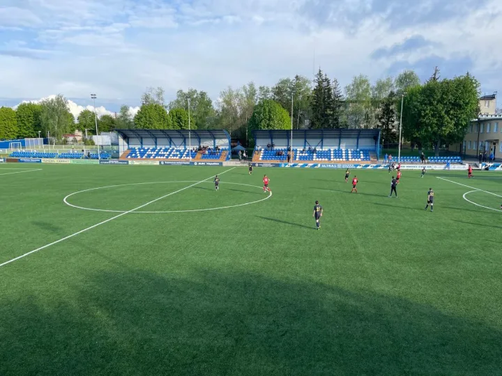 Матч на «Динамо-Арені», вигляд на дві криті трибуни
